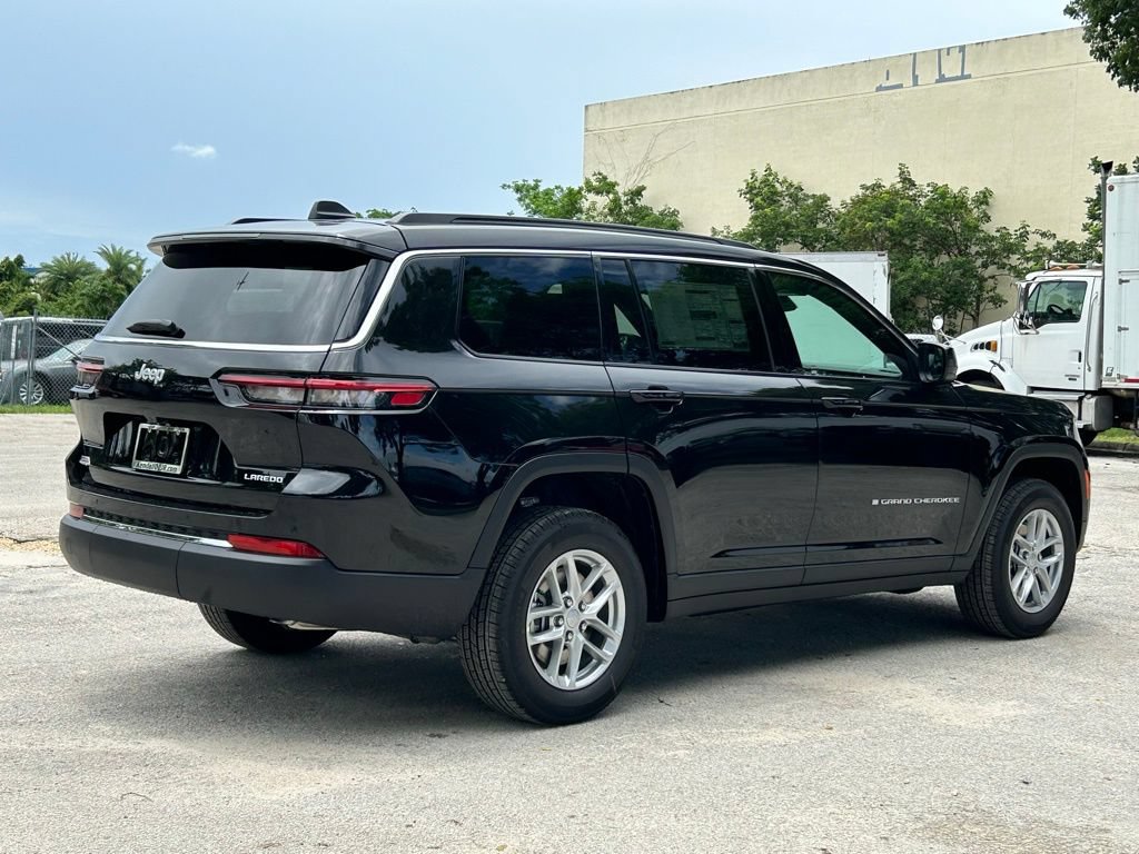 New 2024 Jeep Grand Cherokee L Laredo RWD image 4