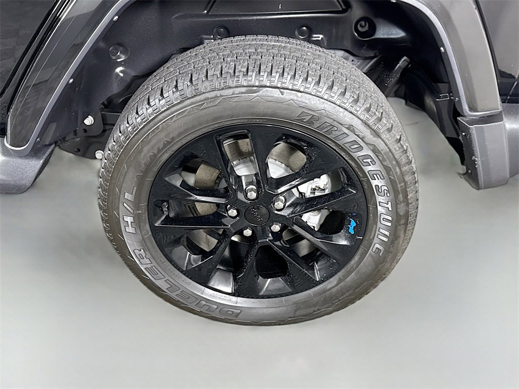 Used 2022 Jeep Wrangler Unlimited Sahara w/ Cold Weather Group image 34