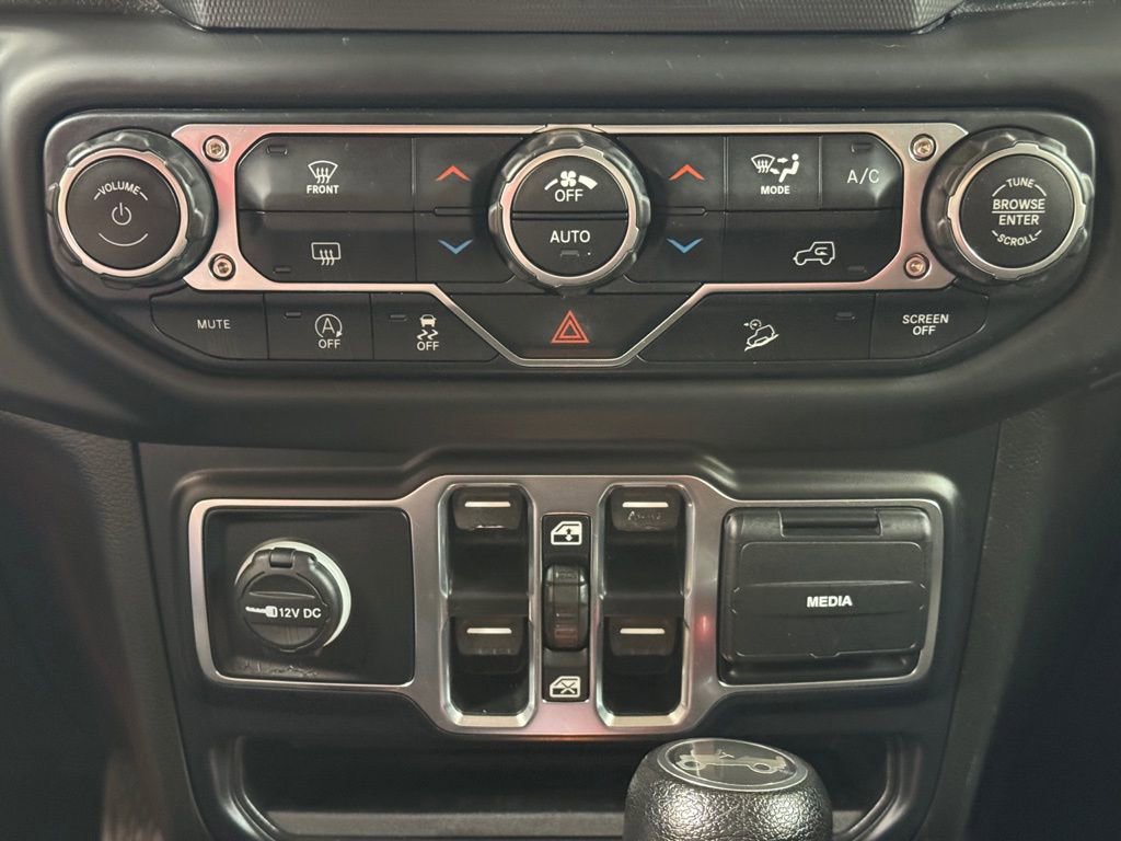Used 2019 Jeep Wrangler Unlimited Sahara image 37