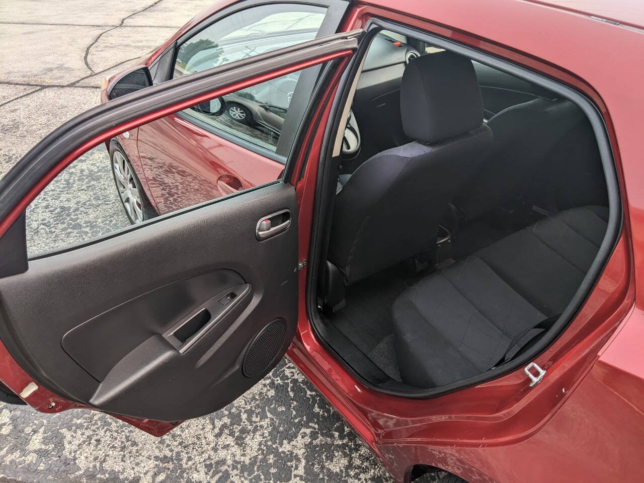 Used 2014 MAZDA MAZDA2 Sport FWD image 11
