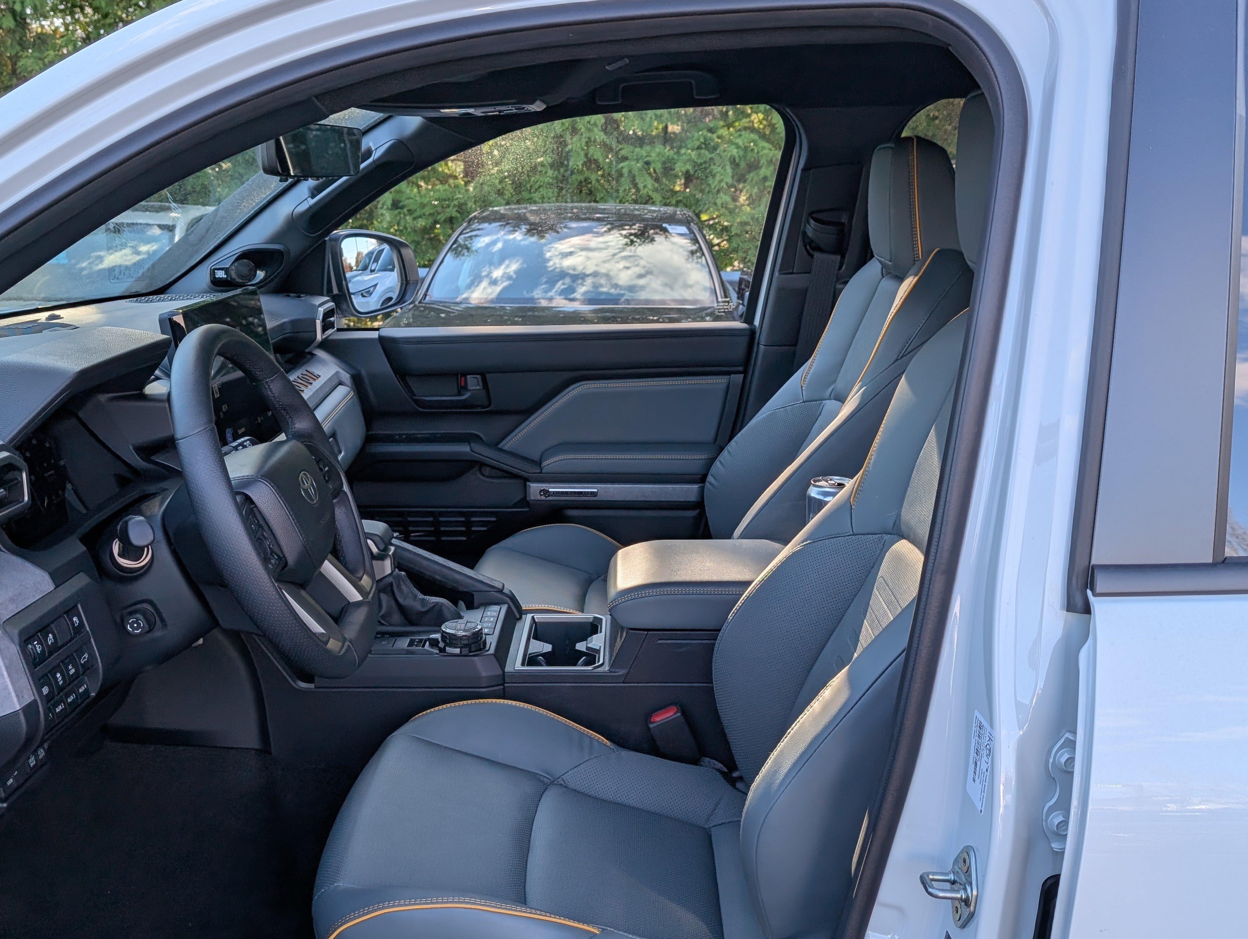 Used 2025 Toyota 4Runner Trailhunter image 16