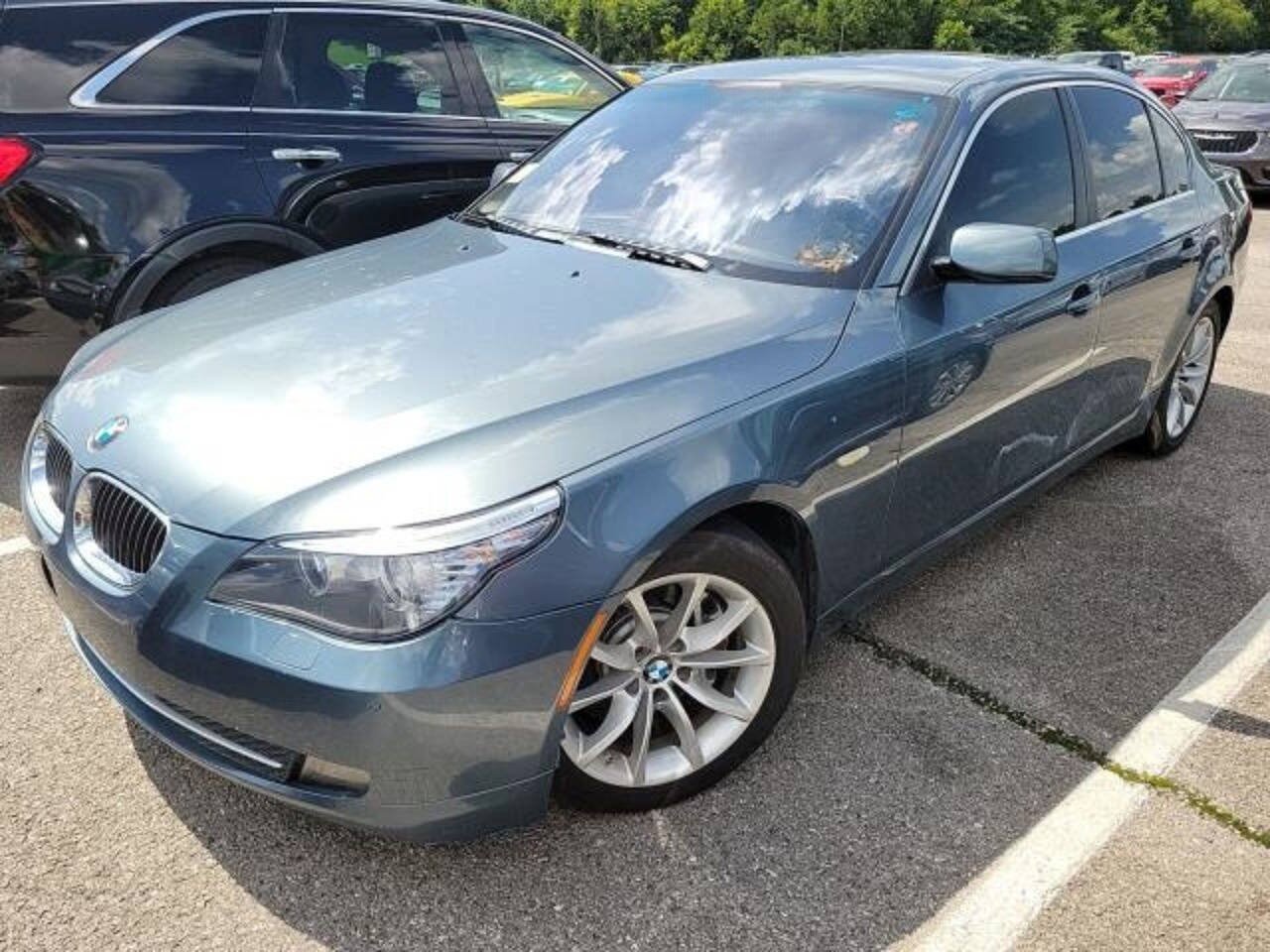 Used 2010 BMW 528i xDrive Sedan AWD/4WD image 1