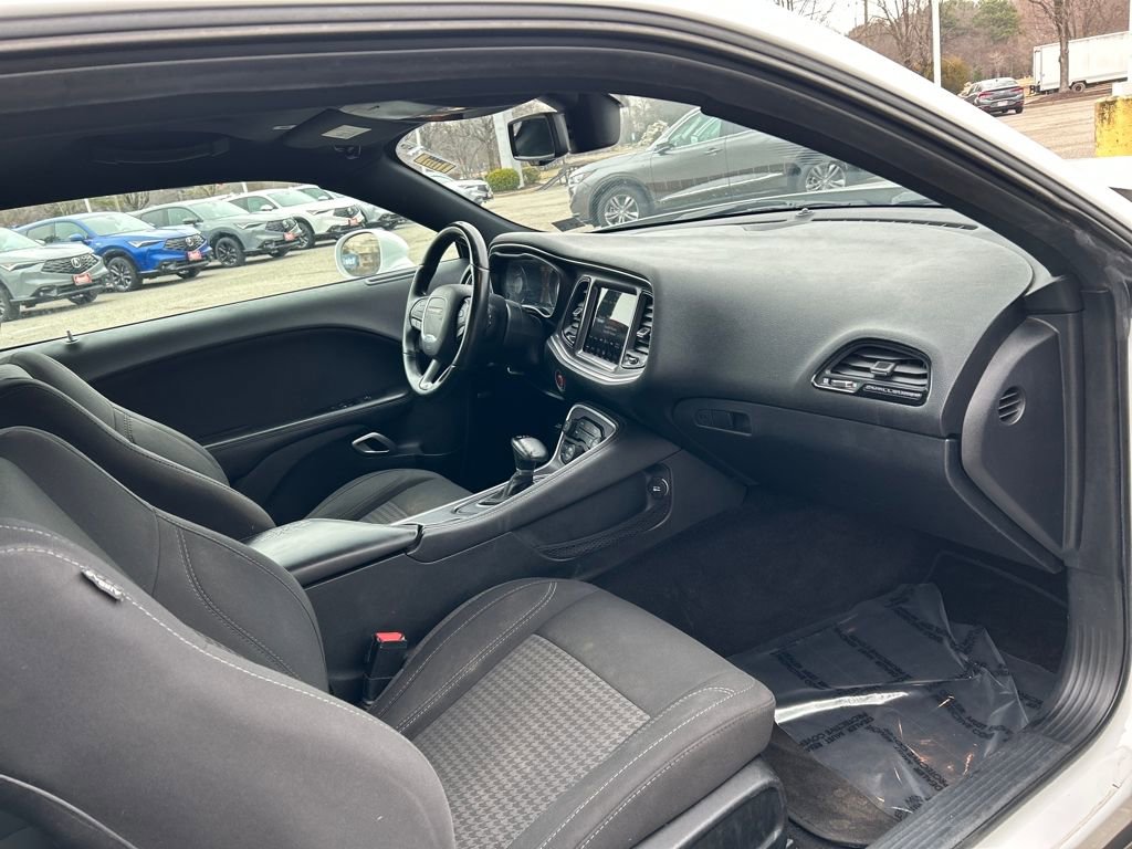Used 2018 Dodge Challenger SXT w/ Blacktop Package image 28