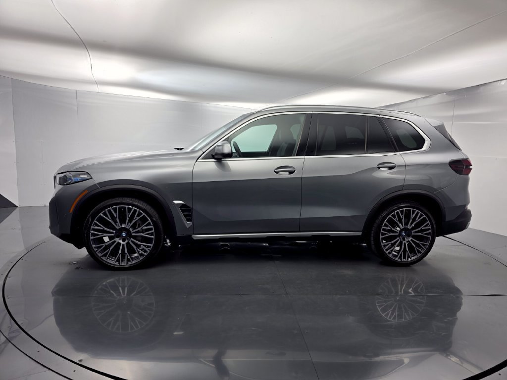 Certified 2024 BMW X5 sDrive40i w/ Premium Package RWD image 7