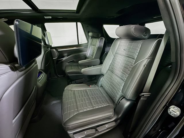 Certified 2025 Cadillac Escalade Sport Platinum w/ LPO, Floor Liner Package AWD/4WD image 24