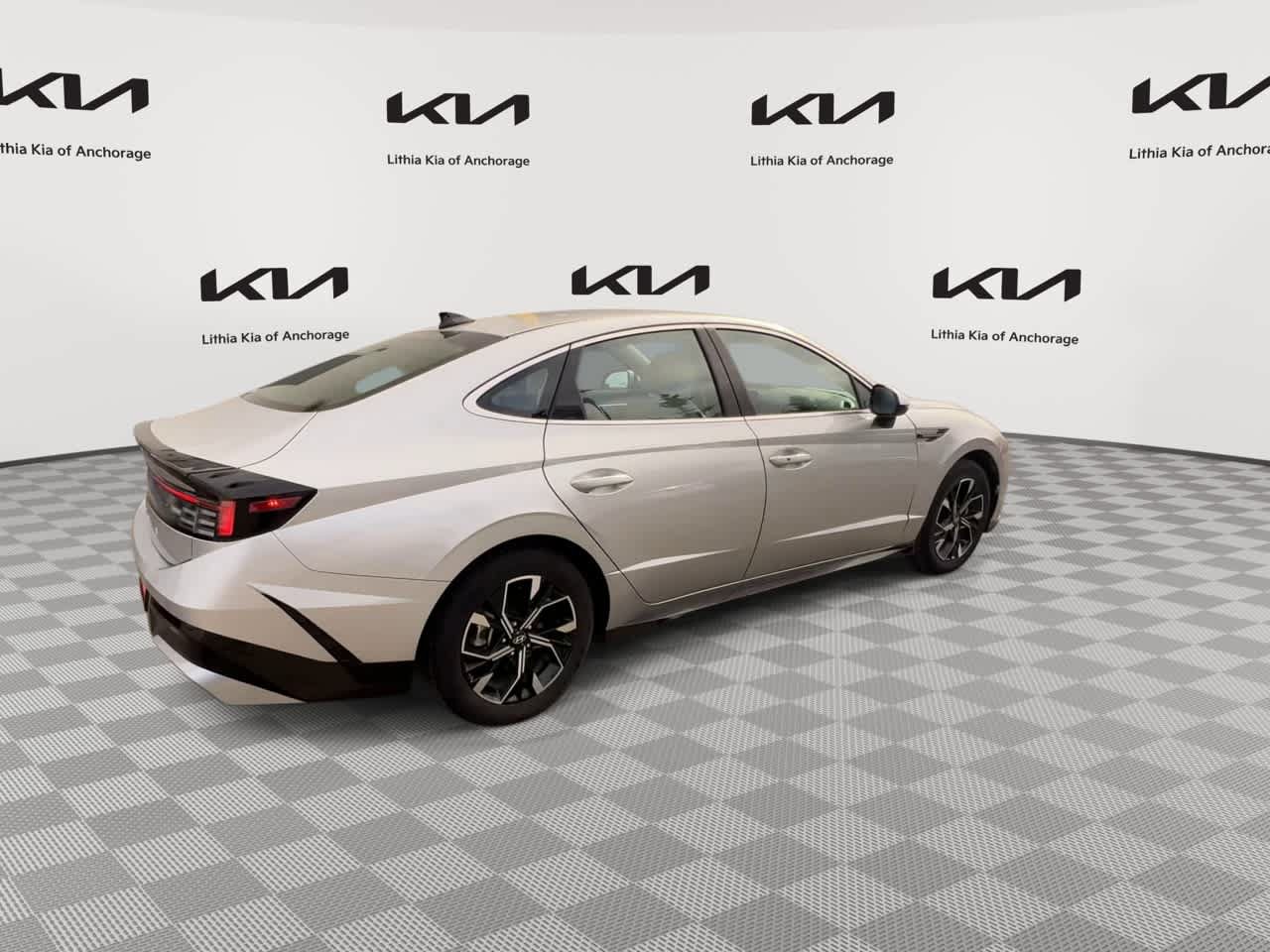 Used 2025 Hyundai Sonata SEL FWD image 8