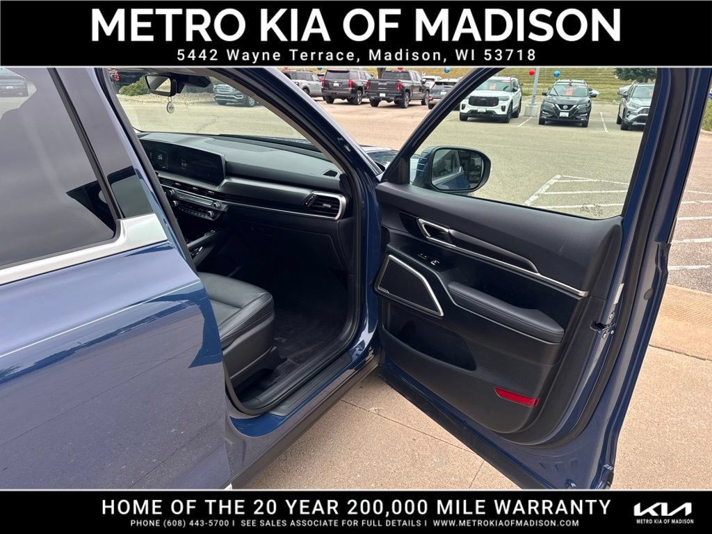 Used 2023 Kia Telluride S AWD/4WD image 45