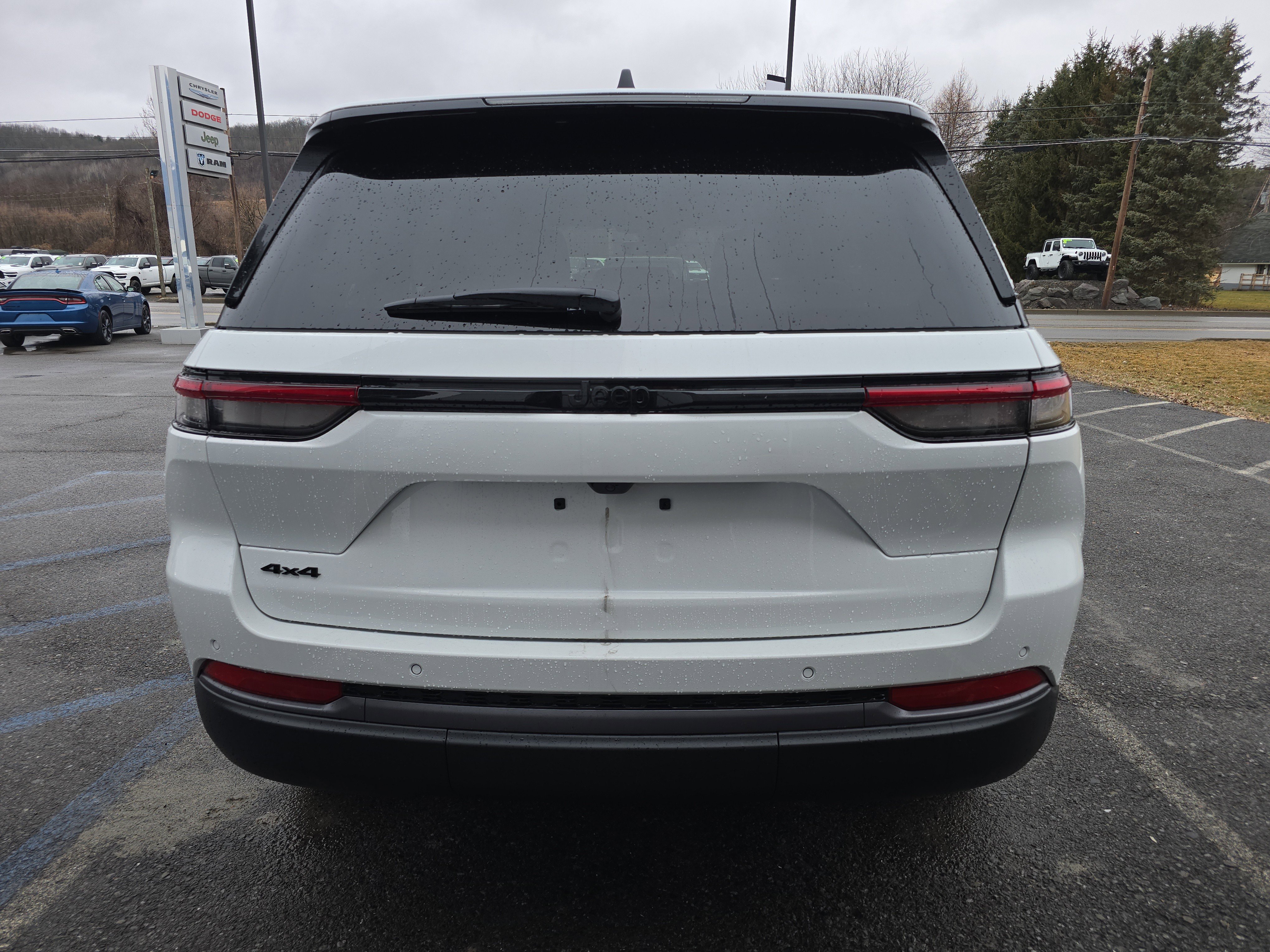 New 2026 Jeep Grand Cherokee Altitude video 4