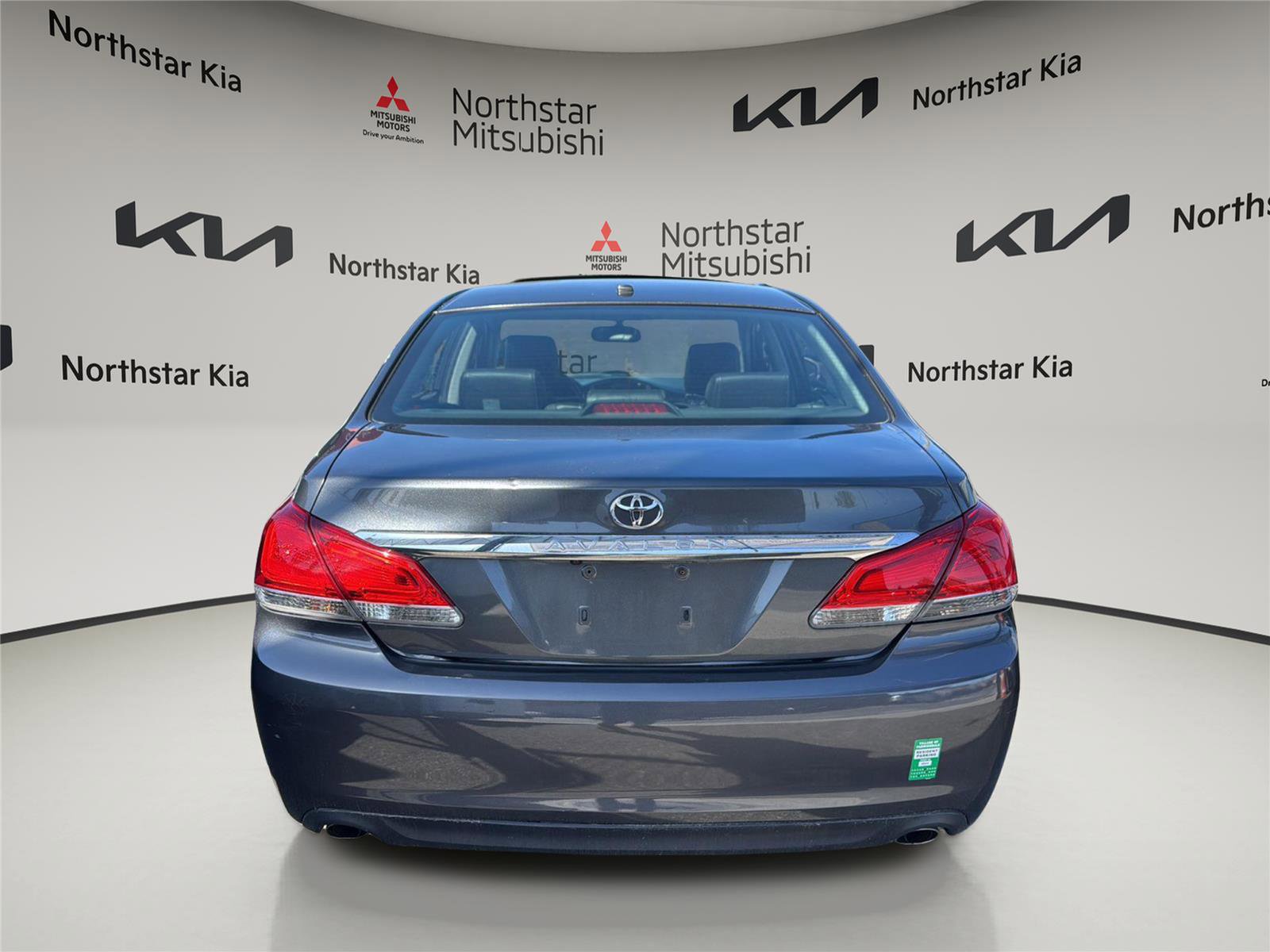 Used 2011 Toyota Avalon FWD image 4