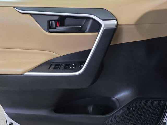 Used 2019 Toyota RAV4 LE w/ All Weather Liner Package FWD image 31