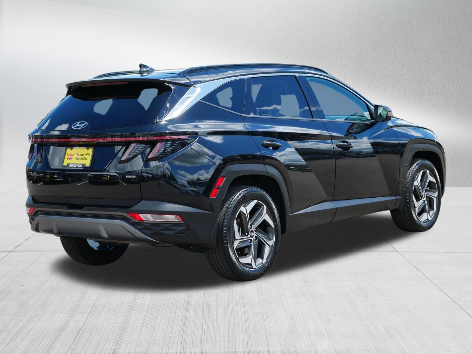 Certified 2024 Hyundai Tucson Limited AWD/4WD image 7