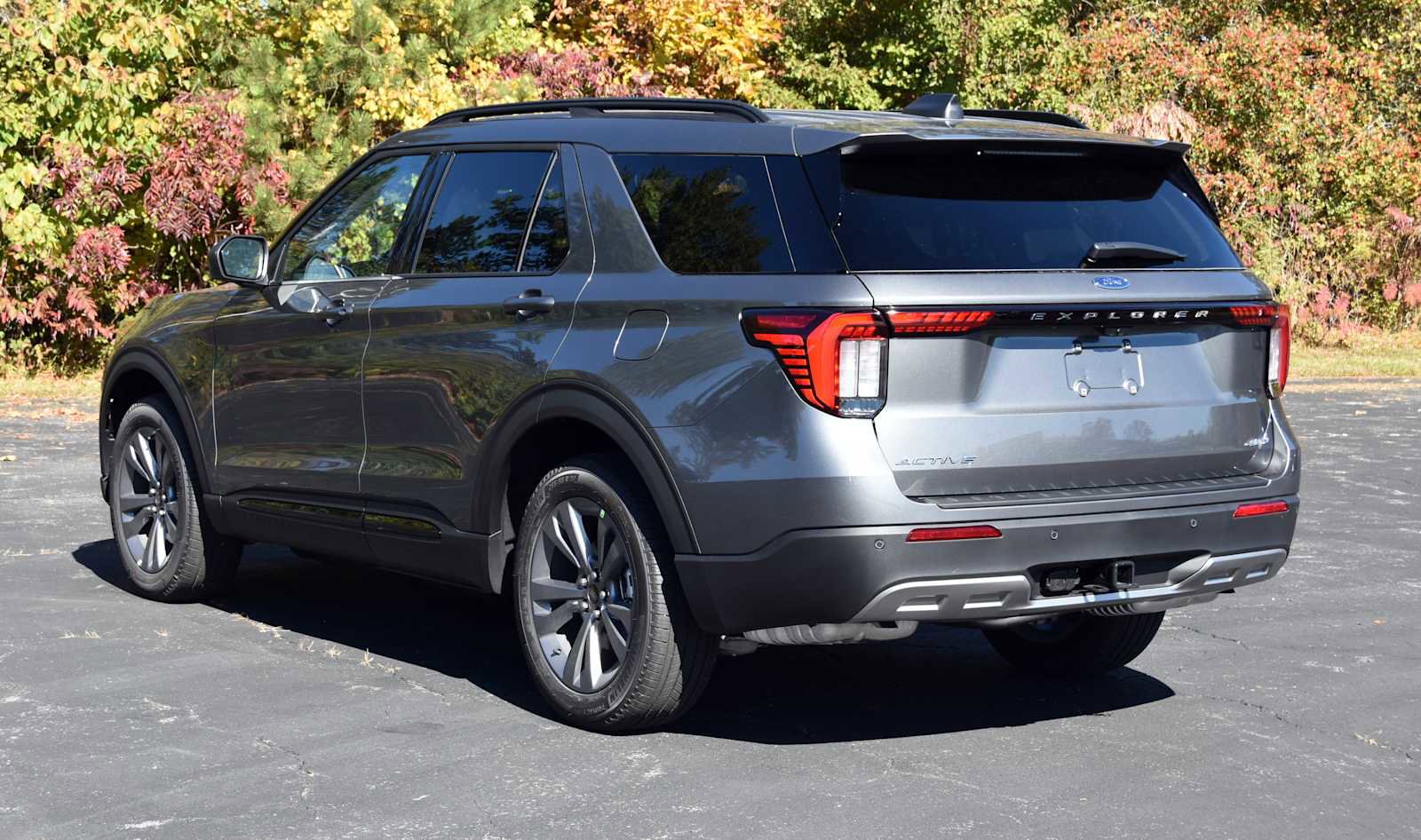 New 2026 Ford Explorer Active w/ Active Comfort Package image 5