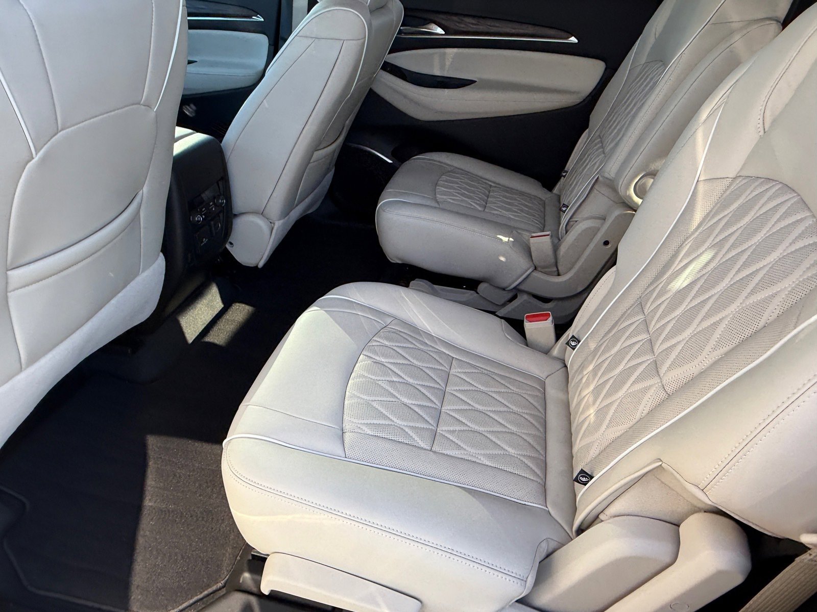 Used 2023 Buick Enclave Avenir w/ Avenir Technology Package image 17