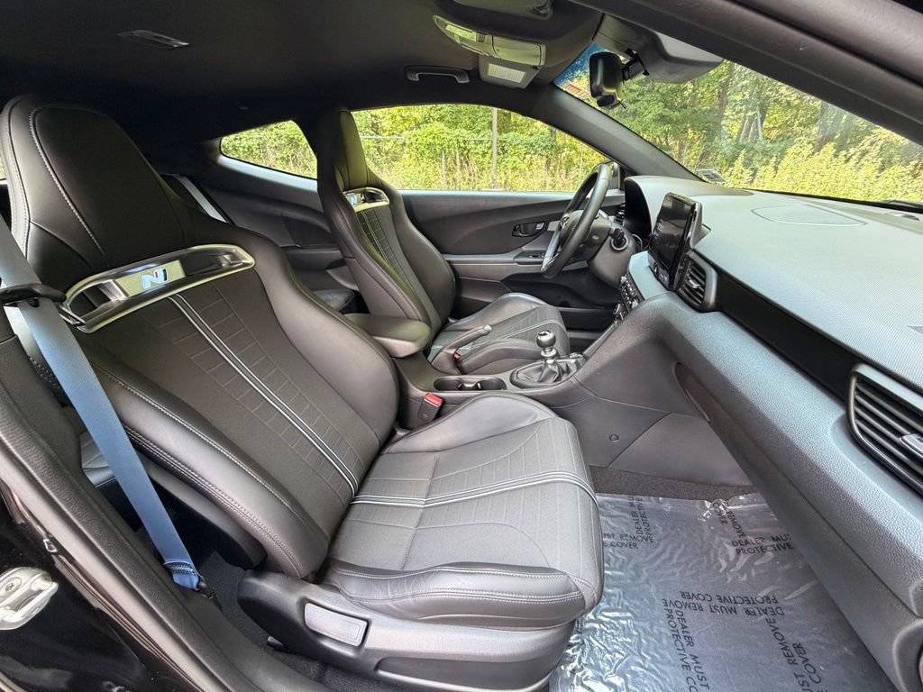 Certified 2022 Hyundai Veloster N FWD image 9