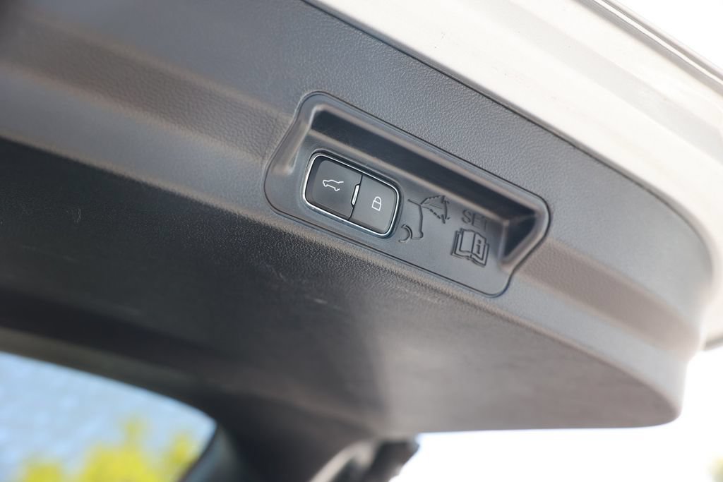 Used 2022 Ford Explorer XLT RWD image 37