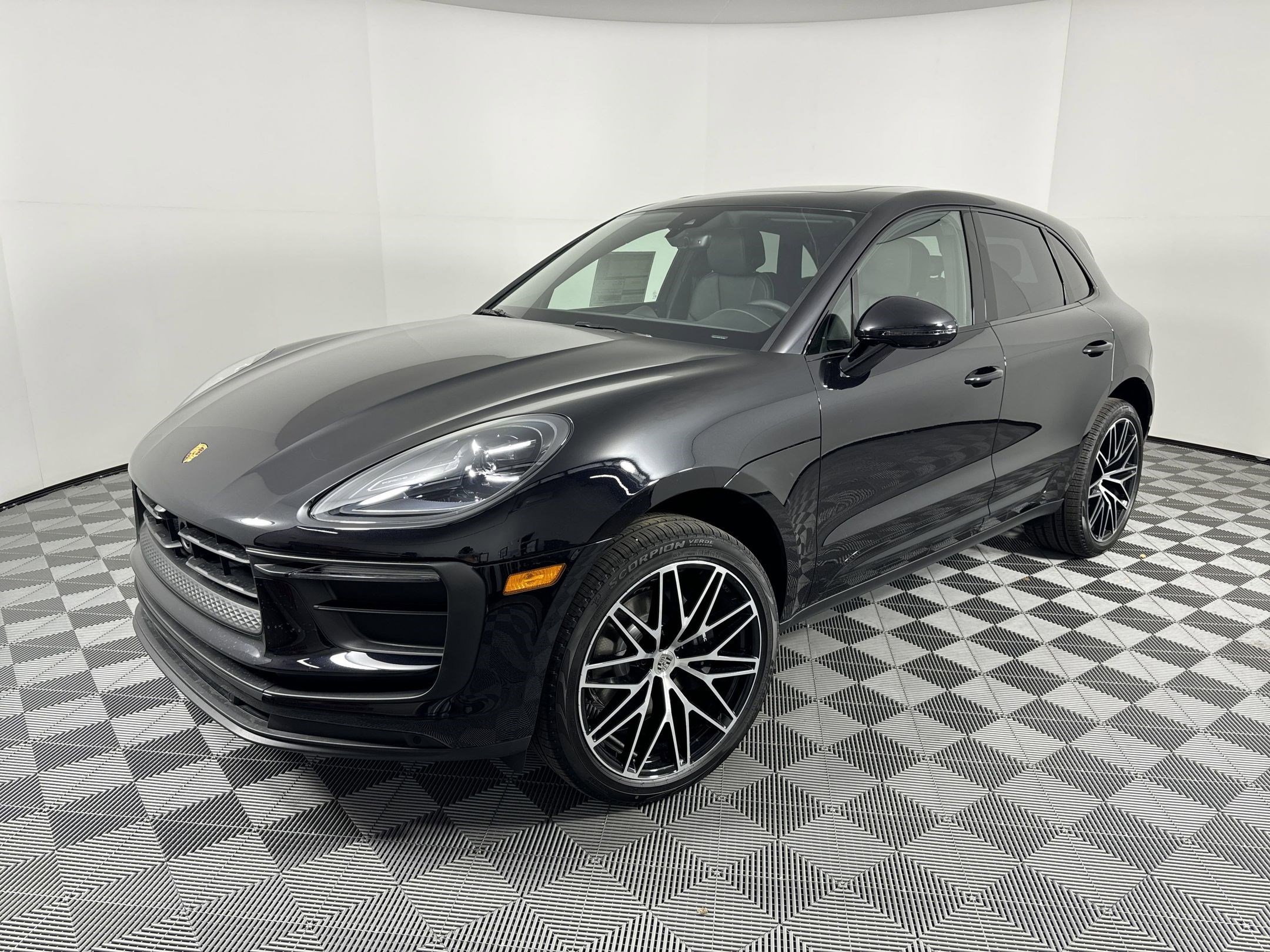 Used 2025 Porsche Macan