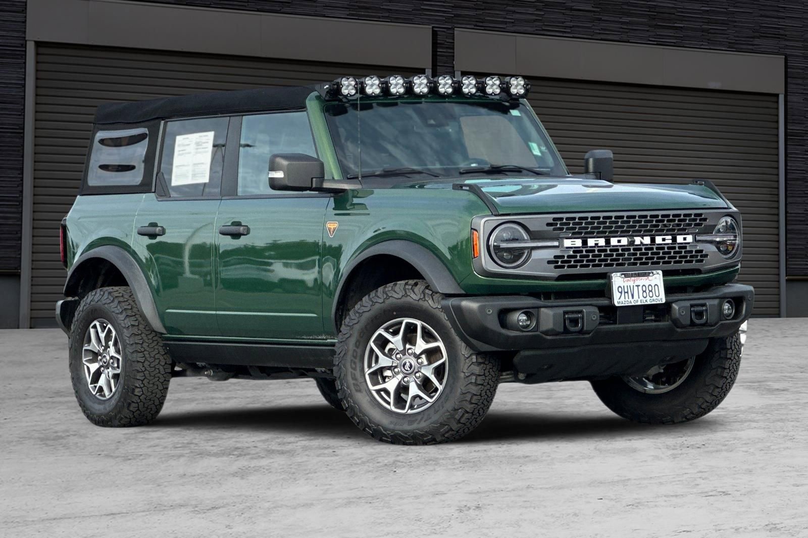 Used 2023 Ford Bronco Badlands image 2