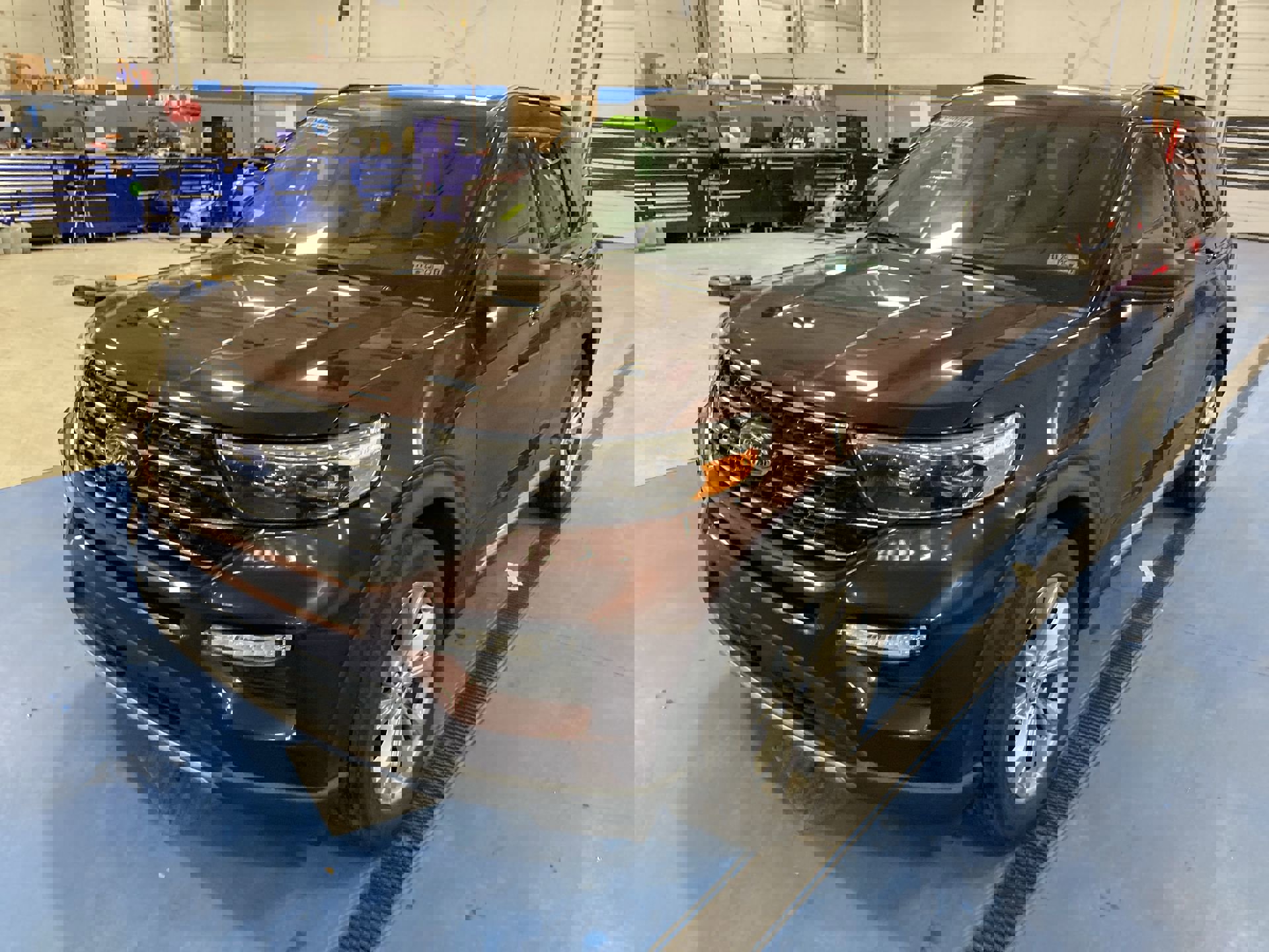 Used 2020 Ford Explorer XLT w/ Equipment Group 202A image 3