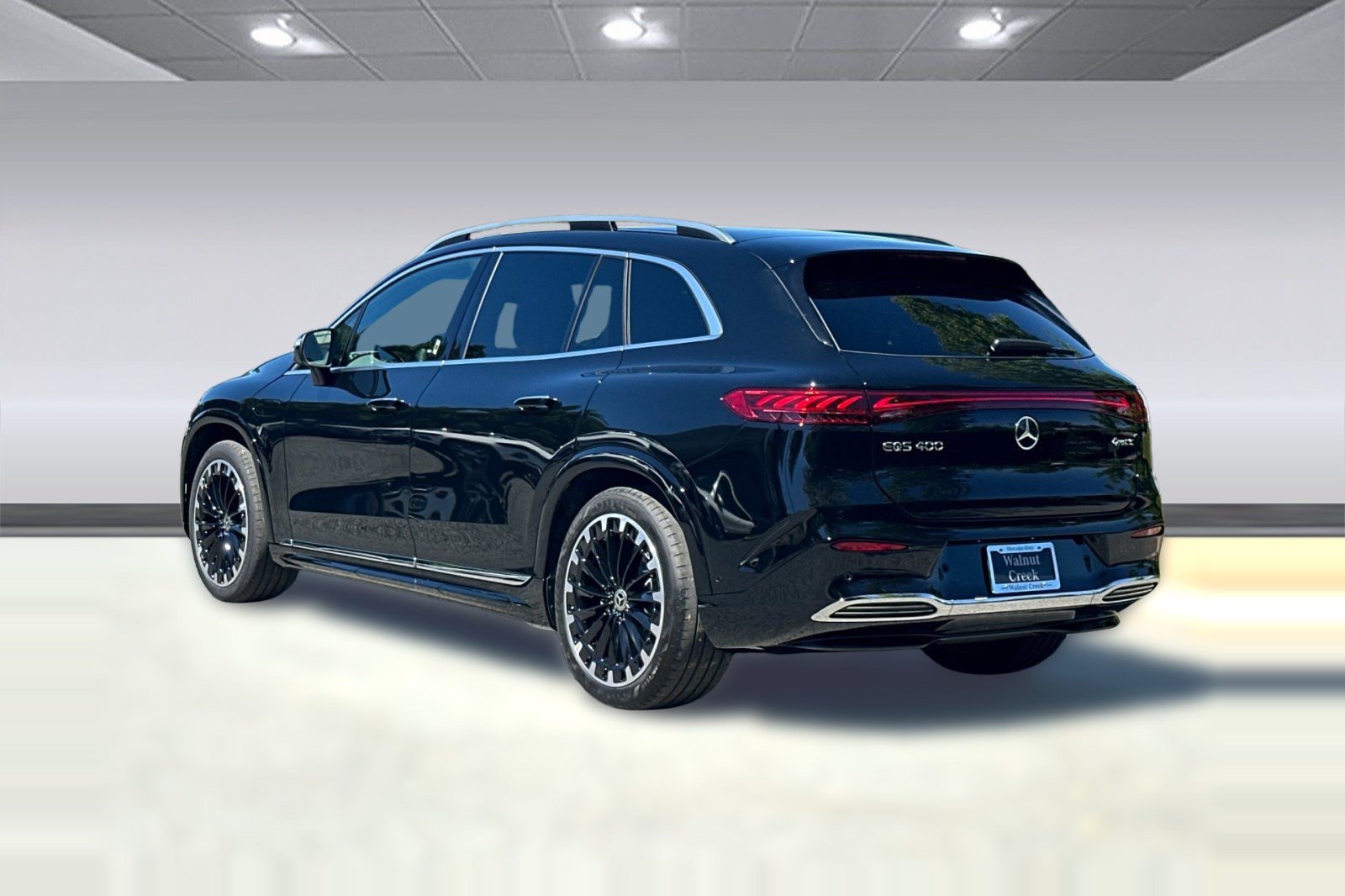 New 2026 Mercedes-Benz EQS 400 4MATIC SUV image 3