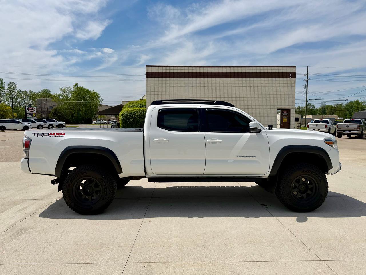 Used 2021 Toyota Tacoma TRD Off-Road w/ Technology Package AWD/4WD image 6