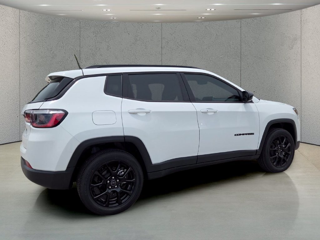 New 2026 Jeep Compass Latitude AWD/4WD image 4