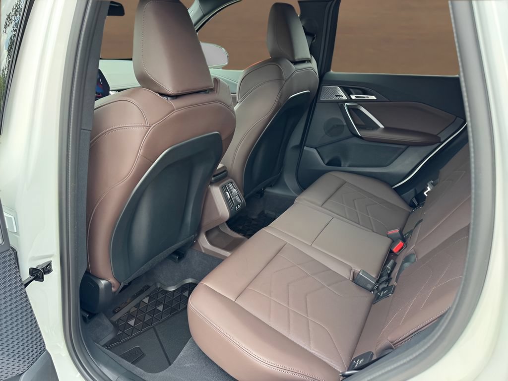 Used 2025 BMW X1 M35i w/ Premium Package AWD/4WD image 17