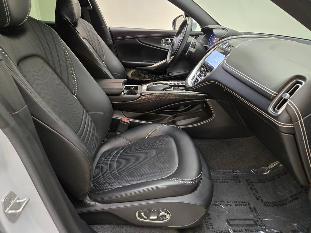 Used 2022 Aston Martin DBX AWD/4WD image 26