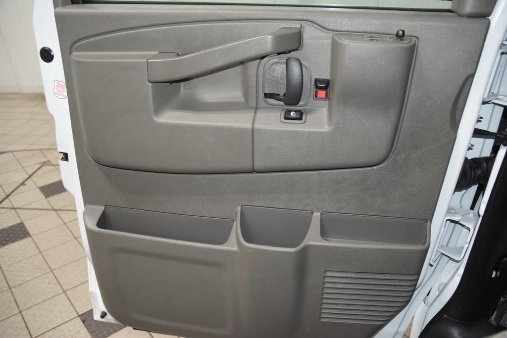 Used 2025 Chevrolet Express 3500 LT w/ LT Preferred Equipment Group RWD image 36