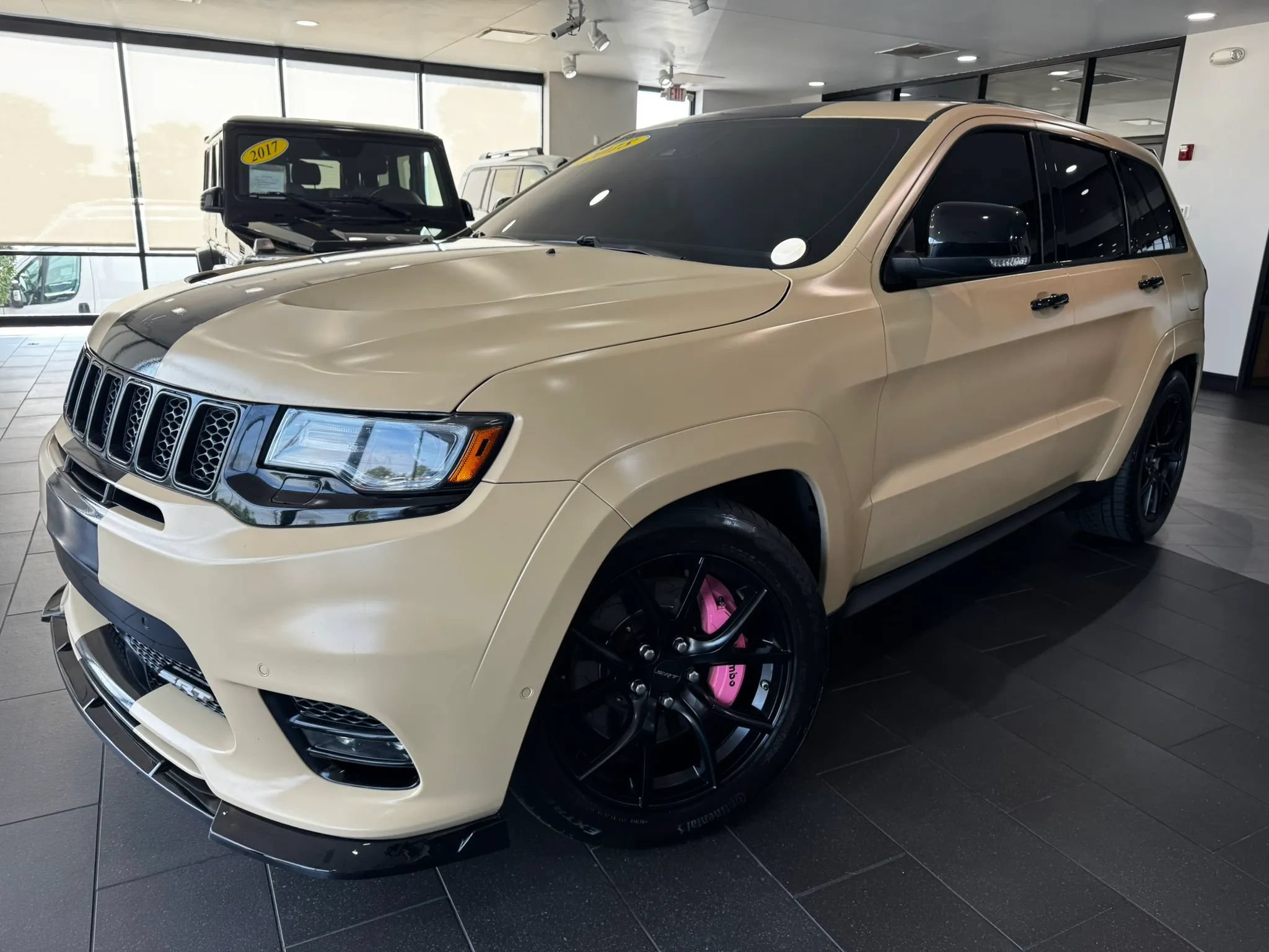 Used 2018 Jeep Grand Cherokee SRT AWD/4WD video 1
