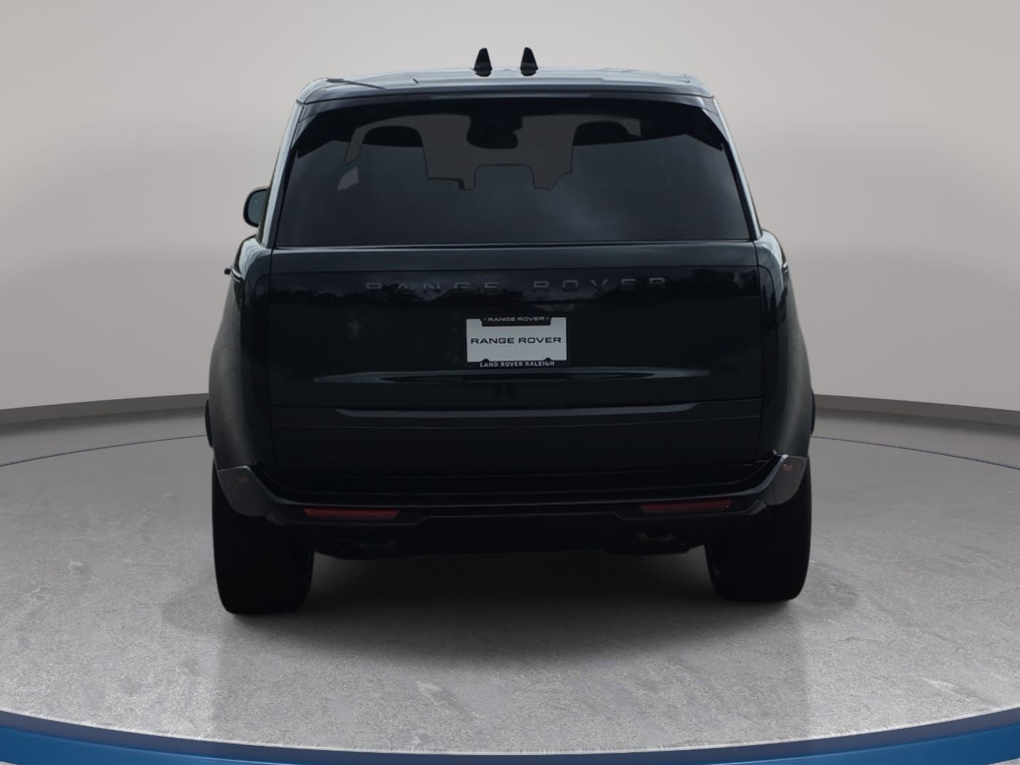 New 2026 Land Rover Range Rover Long Wheelbase SE AWD/4WD image 8