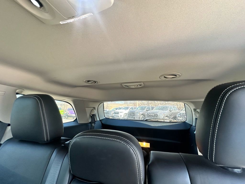 Used 2015 Dodge Journey Crossroad w/ Flexible Seating Group image 36