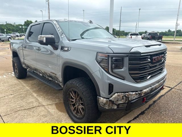 Used 2024 GMC Sierra 1500 AT4 w/ AT4 Premium Package AWD/4WD image 3