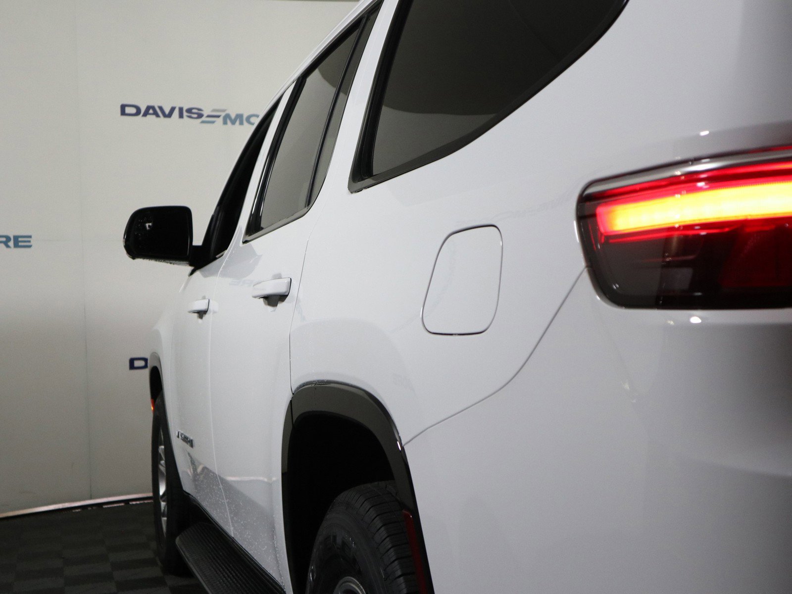 New 2024 Jeep Wagoneer 4WD w/ Convenience Group I image 10