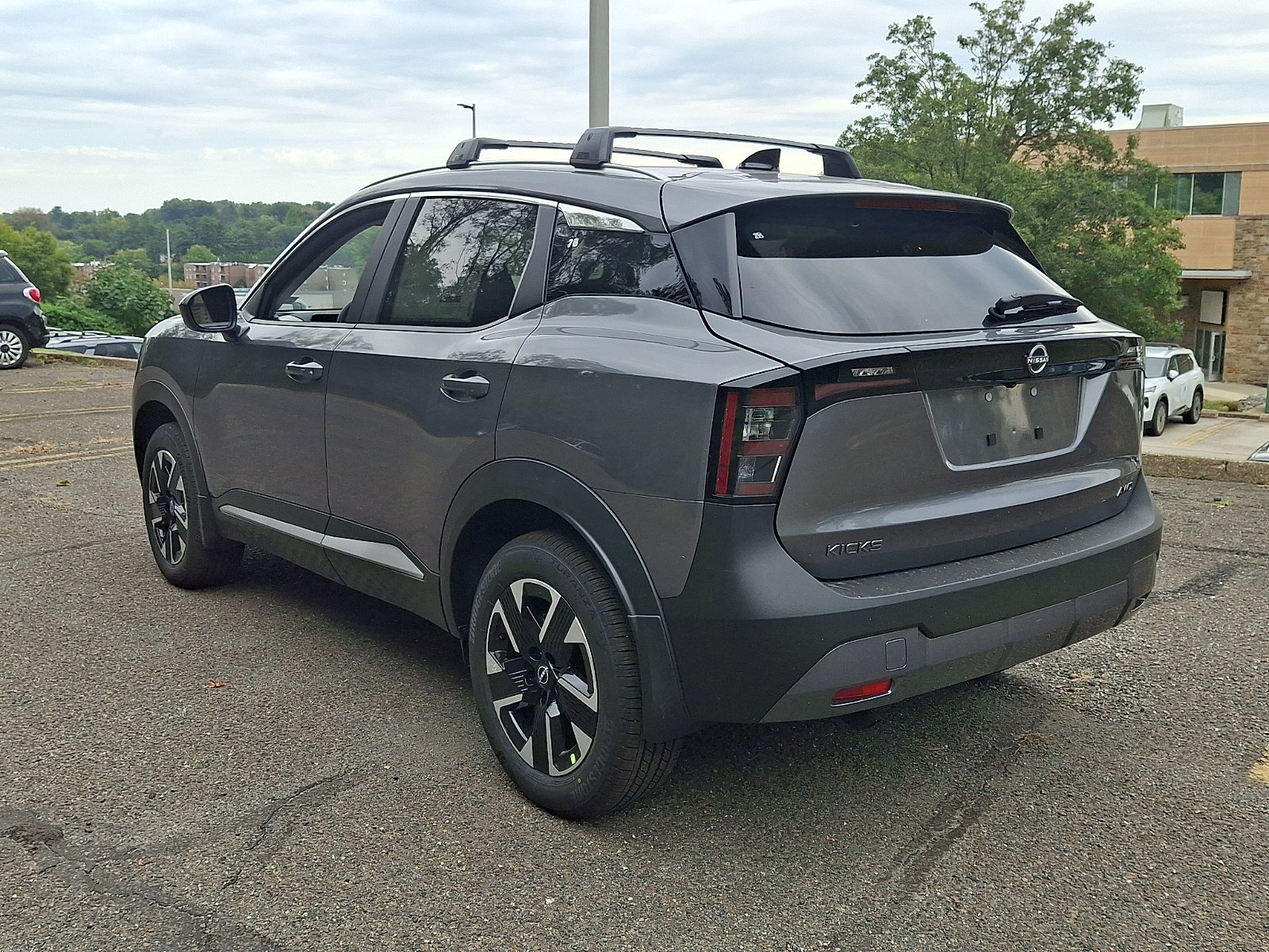 New 2027 Nissan Kicks SV AWD/4WD image 4