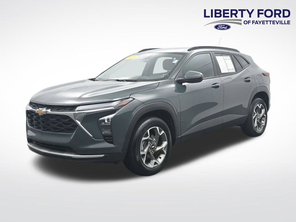 Used 2025 Chevrolet Trax LT