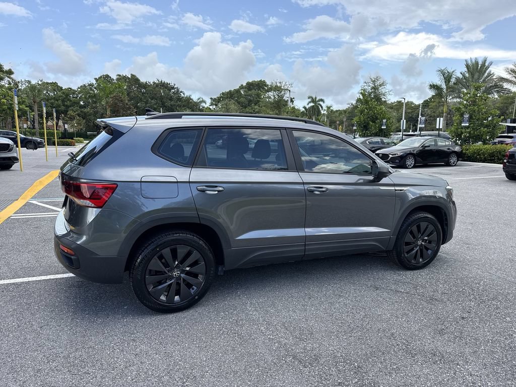 Used 2022 Volkswagen Taos S FWD image 4