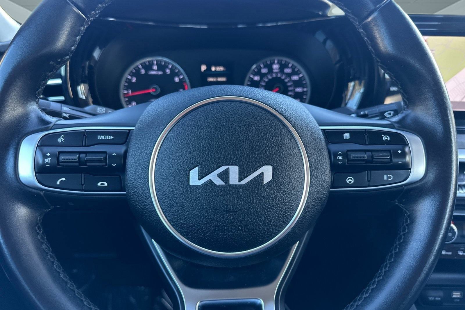 Used 2022 Kia K5 EX image 16