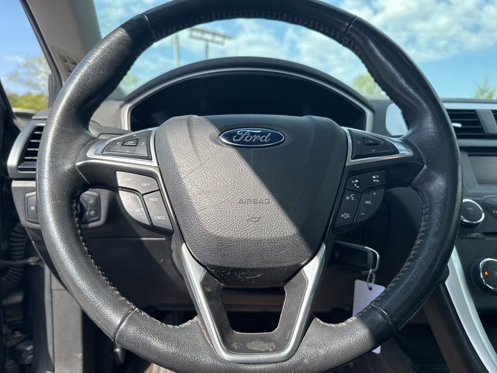 Used 2015 Ford Fusion SE w/ Equipment Group 201A image 7