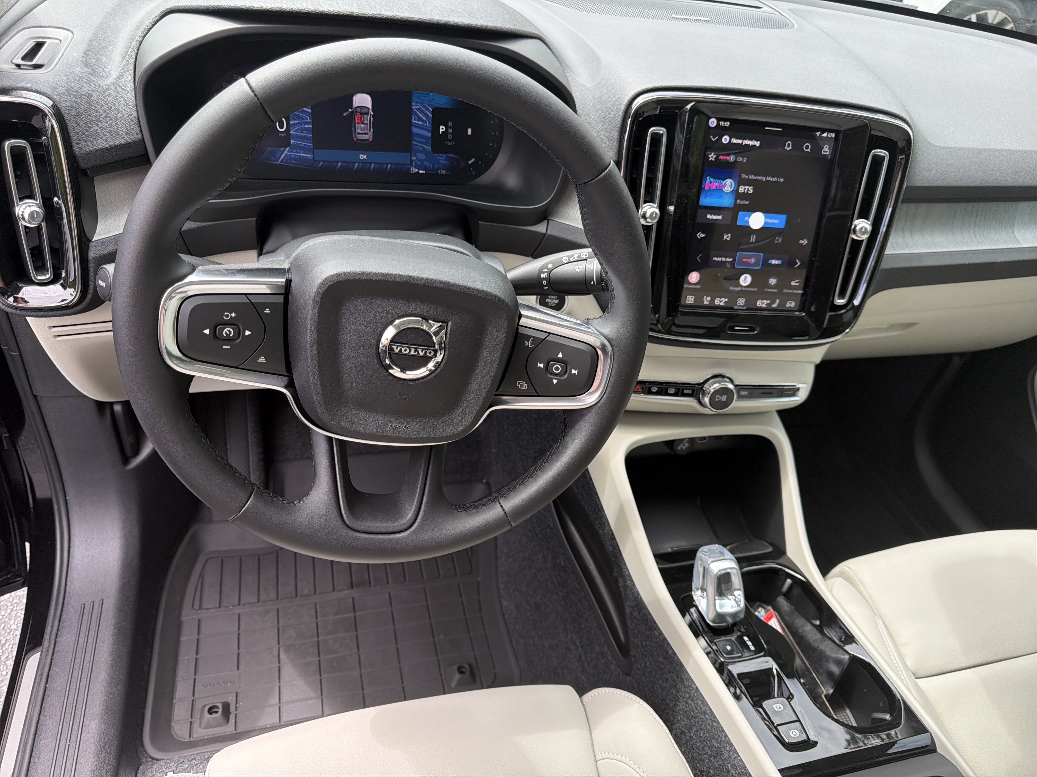 New 2026 Volvo XC40 B5 Ultra w/ Protection Package Premier AWD/4WD image 18