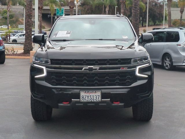 Used 2022 Chevrolet Tahoe Z71 w/ Luxury Package AWD/4WD image 2