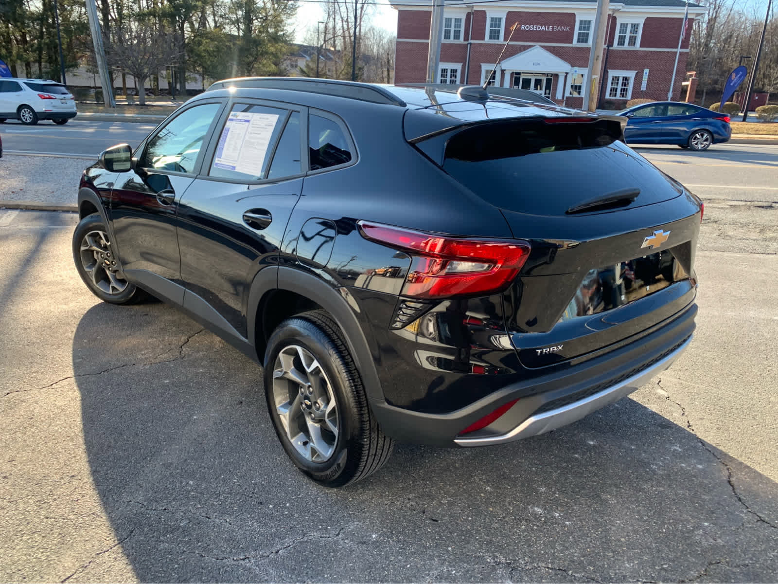 Used 2025 Chevrolet Trax LT w/ Driver Confidence Package image 4