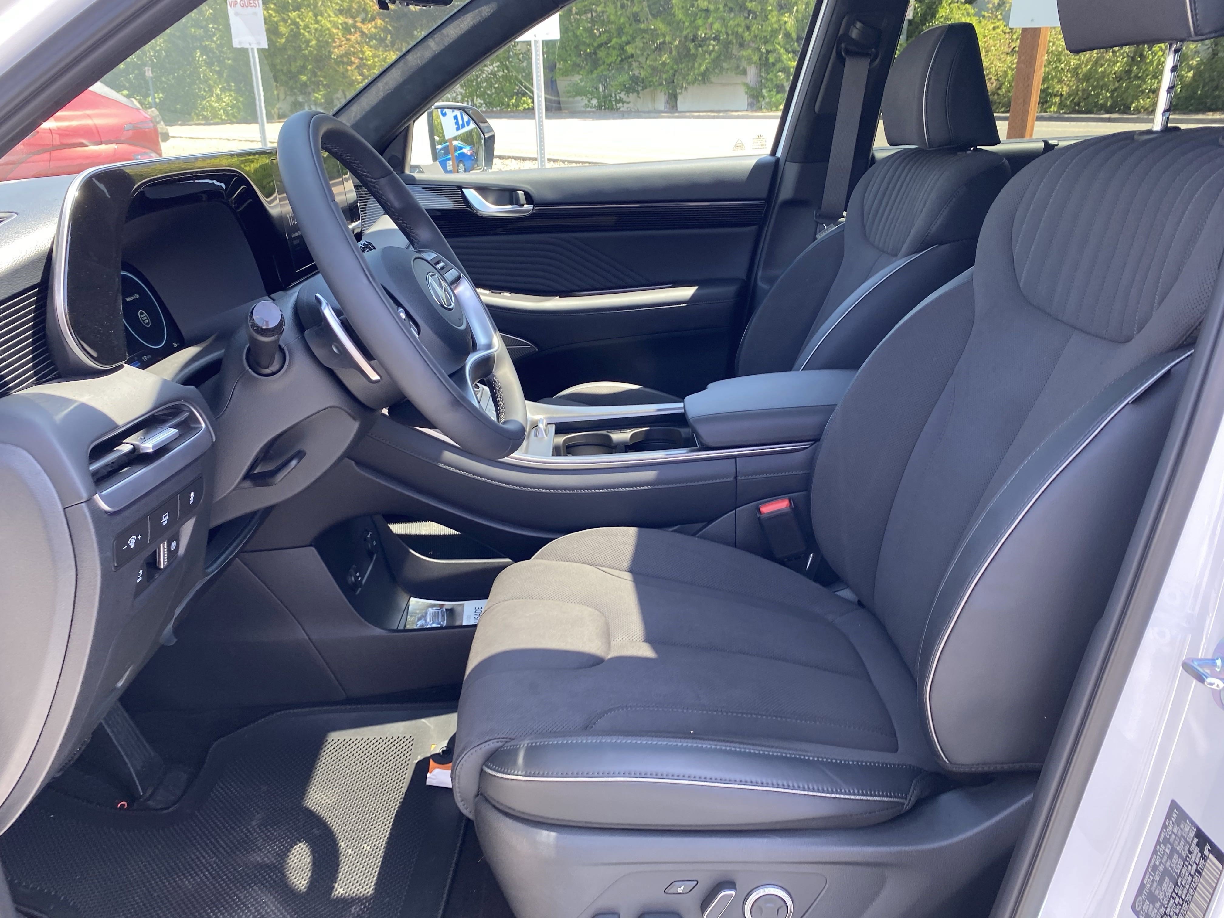 Used 2025 Hyundai Palisade Calligraphy image 10