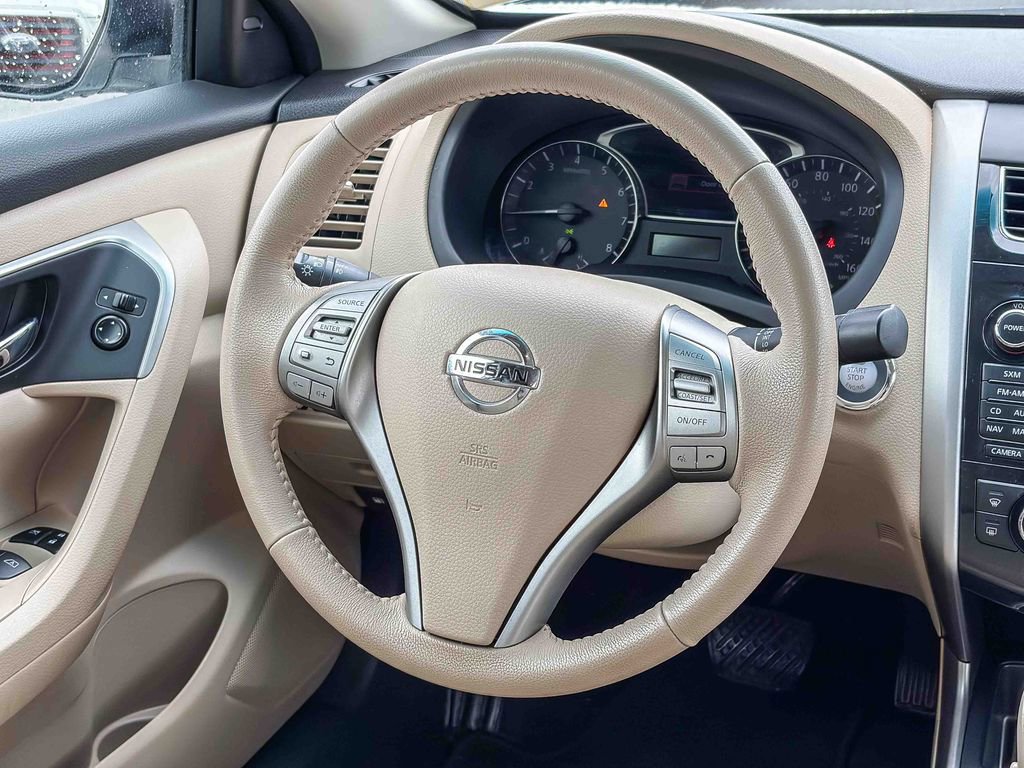 Used 2015 Nissan Altima 2.5 SV w/ Convenience Package image 18