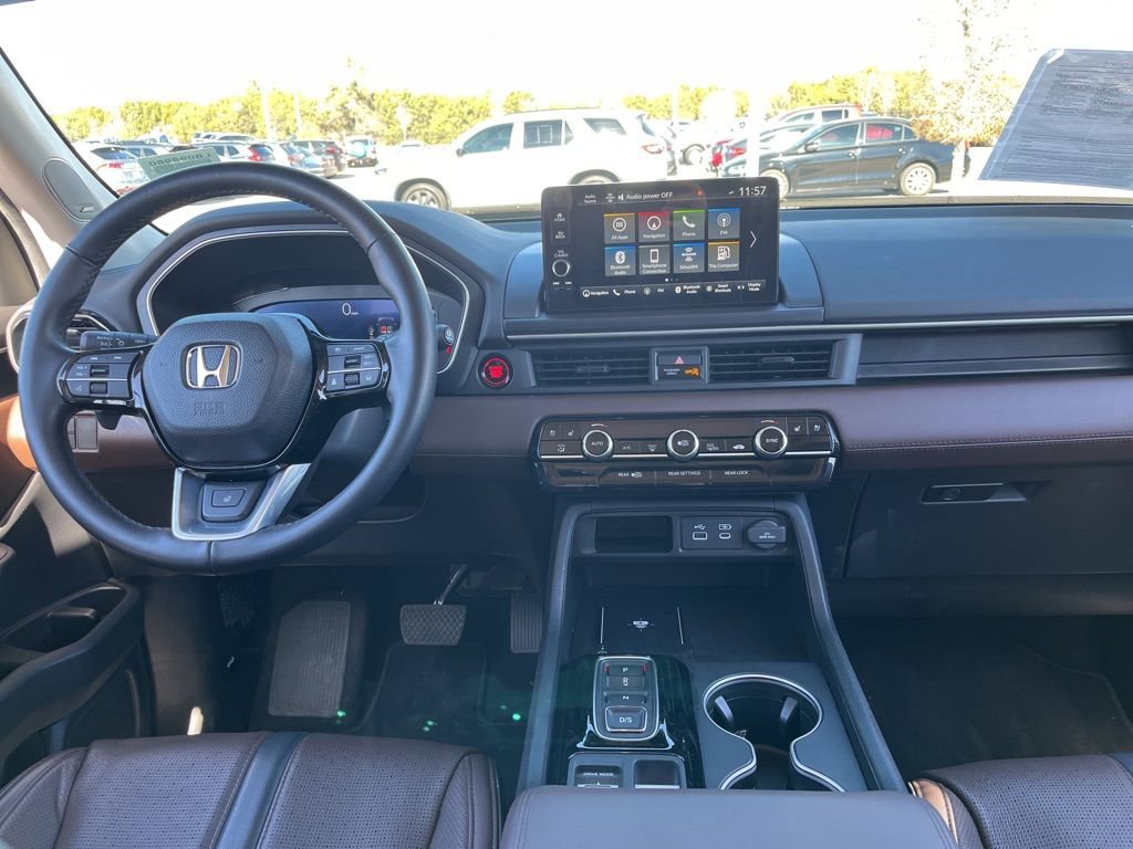 Used 2025 Honda Pilot Elite image 16