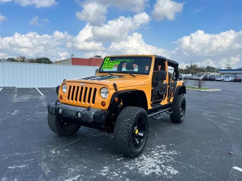 Used 2012 Jeep Wrangler Unlimited Rubicon w/ Connectivity Group AWD/4WD image 1