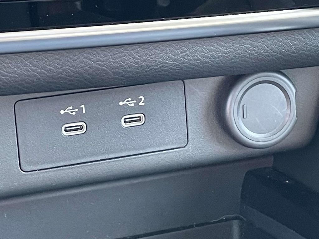 Used 2024 Nissan Rogue S image 26