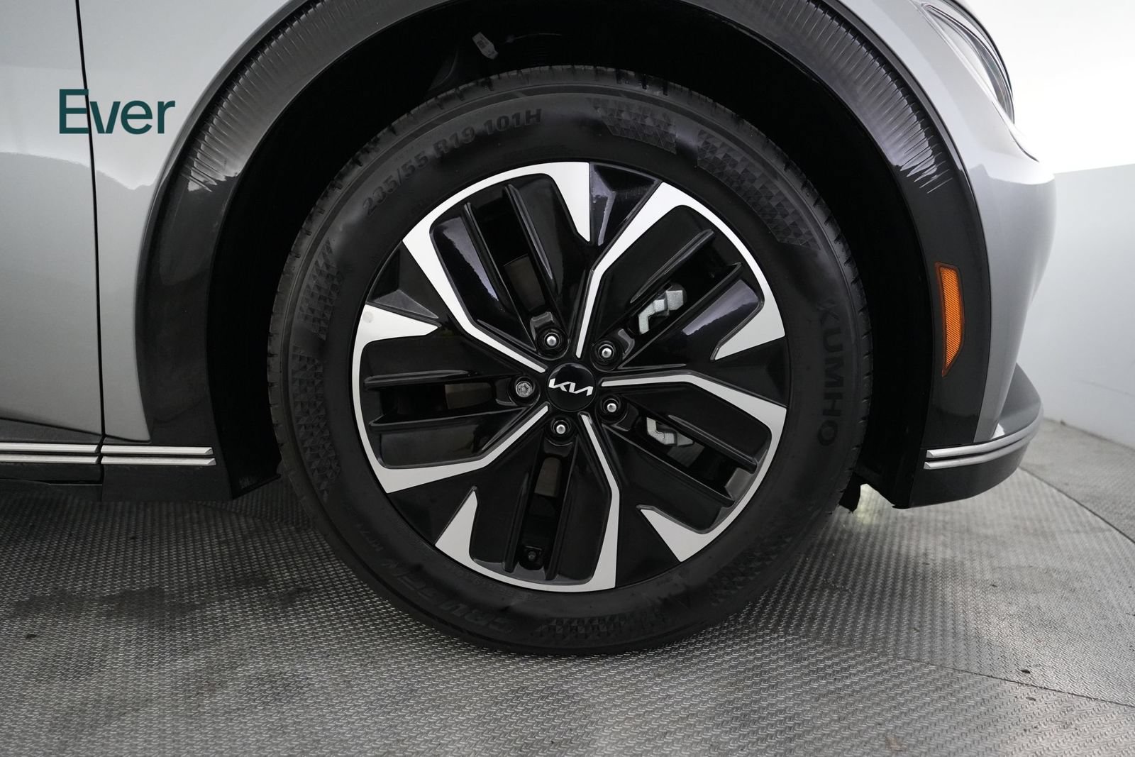 Used 2024 Kia EV6 Wind RWD image 20
