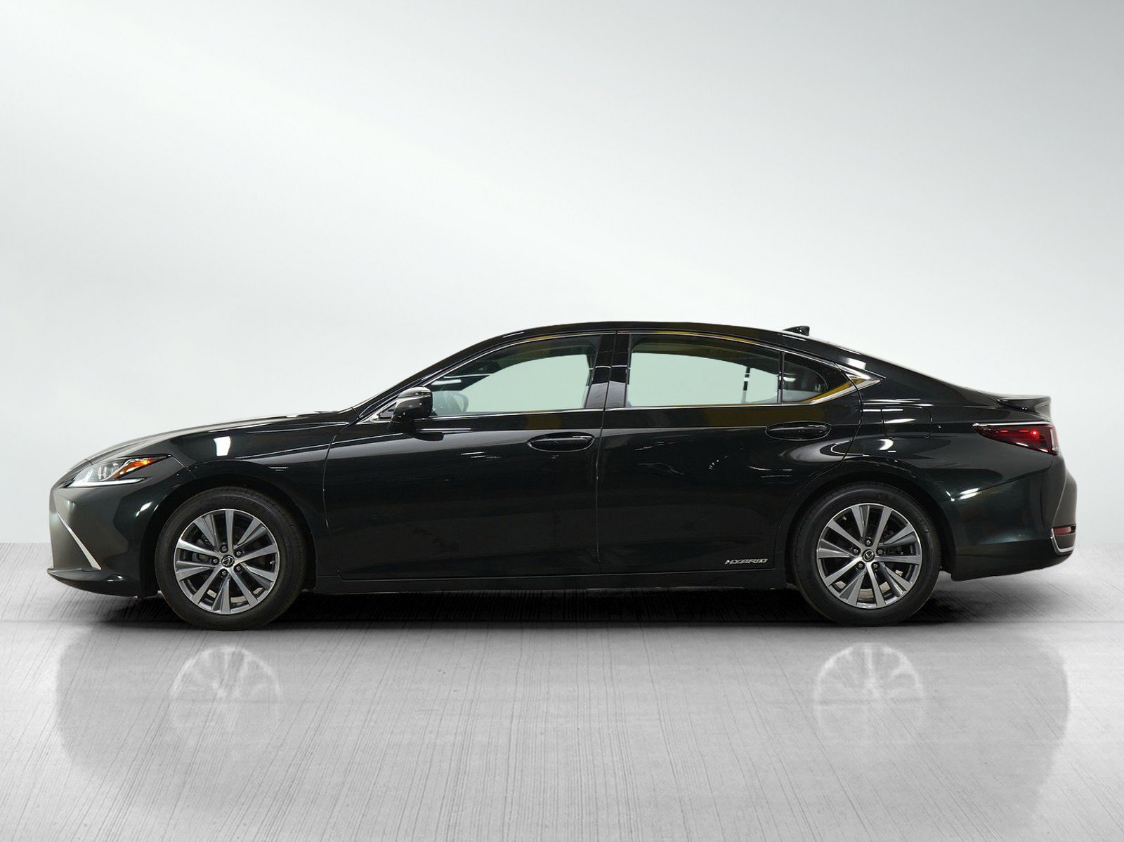 Used 2021 Lexus ES 300h FWD image 2