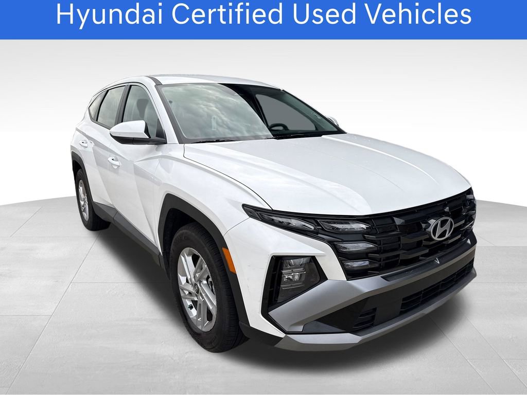 Certified 2025 Hyundai Tucson SE image 3