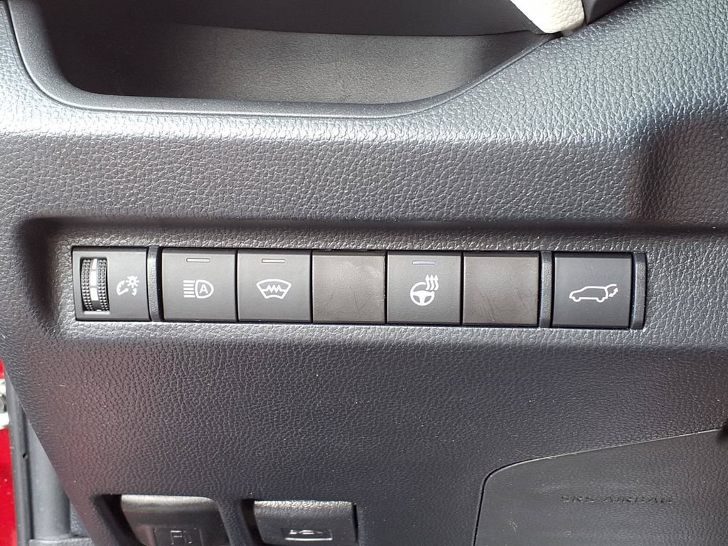 Used 2023 Toyota RAV4 XLE Premium AWD/4WD image 33